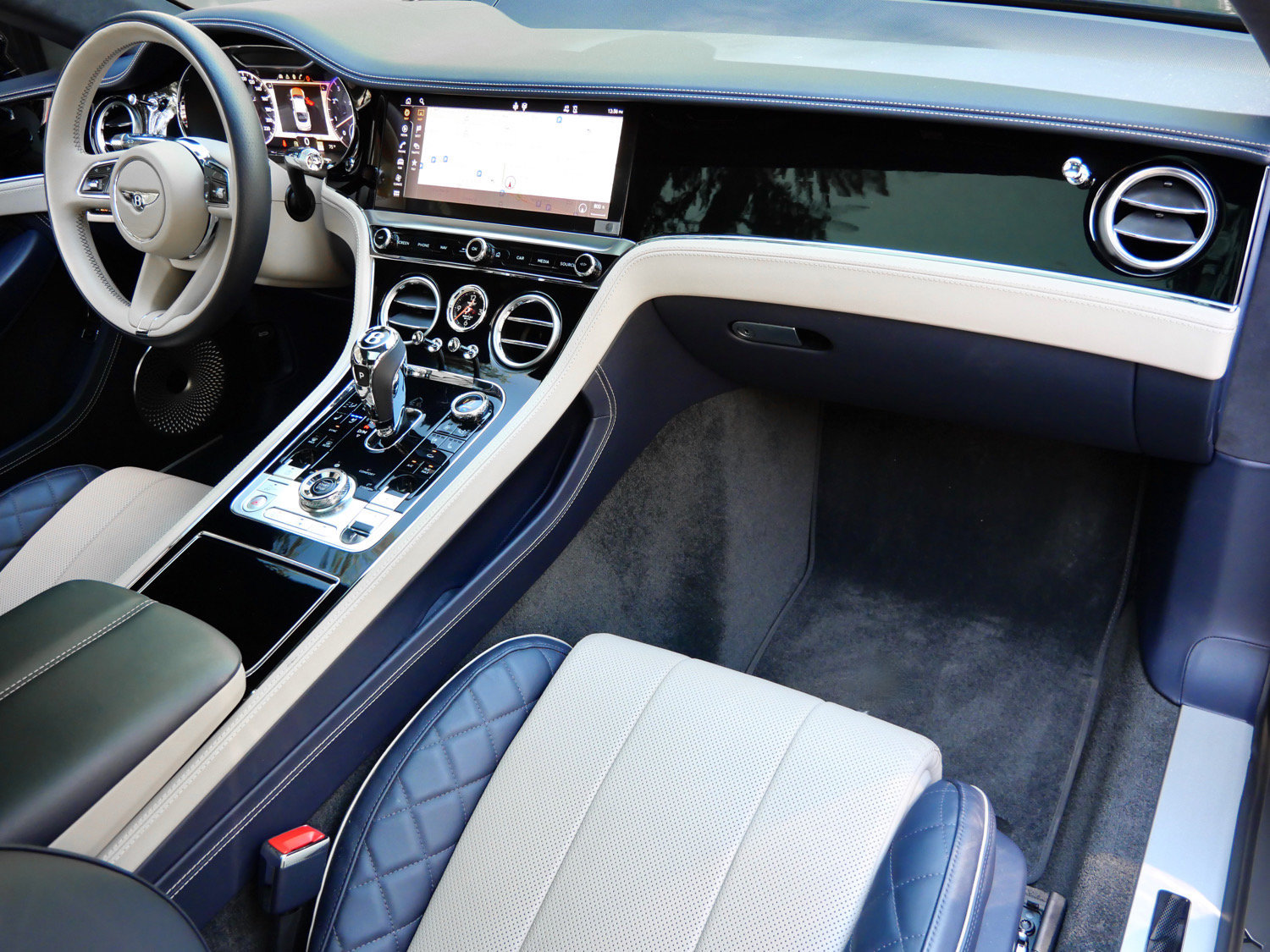 Used 2022 Bentley Continental GT AWD/4WD image 2
