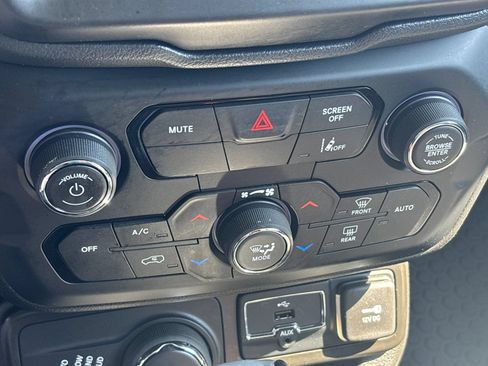 Used 2023 Jeep Renegade Limited AWD/4WD image 22
