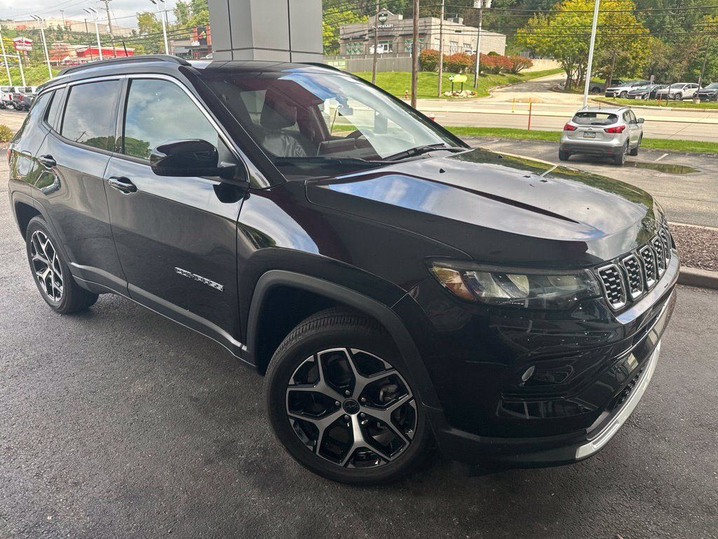 Used 2025 Jeep Compass Limited w/ Sun & Sound Group AWD/4WD image 2