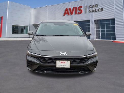Used 2025 Hyundai Elantra SEL image 10