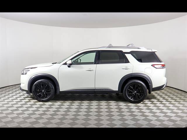 Used 2023 Nissan Pathfinder SL FWD image 3