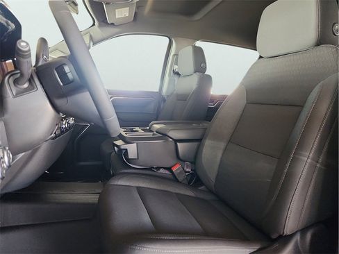 New 2026 GMC Sierra 1500 SLE image 17
