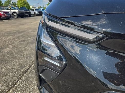 Used 2023 Chevrolet Bolt LT w/ Infotainment Package FWD image 17