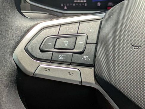 Certified 2025 Volkswagen Taos SE AWD/4WD image 25