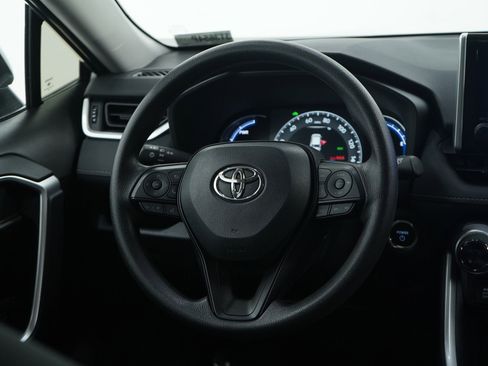 Used 2025 Toyota RAV4 XLE image 13