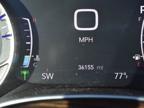 Used 2021 Chrysler Pacifica Limited w/ Uconnect Theater Family Group AWD/4WD image 18