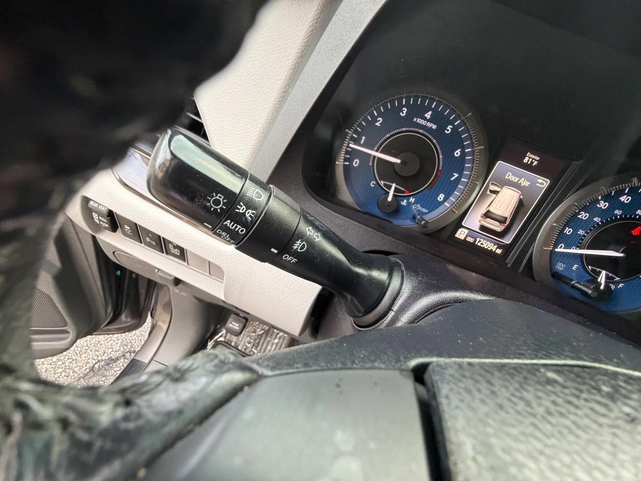 Used 2017 Toyota Sienna XLE Premium FWD image 42