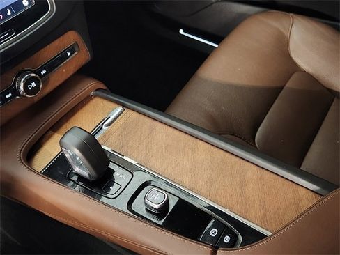 Used 2023 Volvo XC90 B6 Plus w/ Protection Package Premier image 18