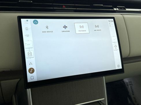 New 2025 Land Rover Range Rover SE image 18