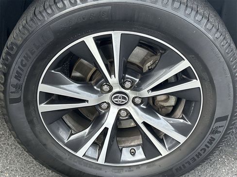 Used 2019 Toyota Highlander FWD V6 image 7