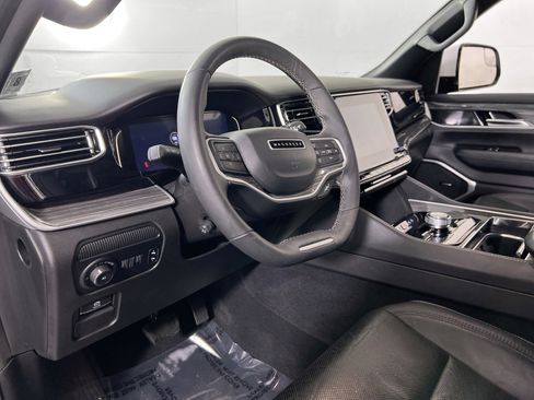 Used 2022 Jeep Wagoneer Series II image 9