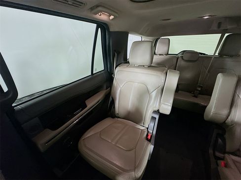 Used 2021 Ford Expedition Limited image 12
