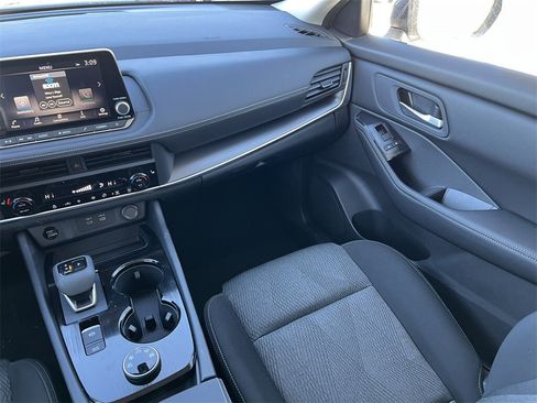 New 2026 Nissan Rogue SV image 31