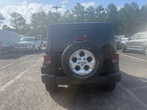 Used 2016 Jeep Wrangler Unlimited Sport AWD/4WD image 6