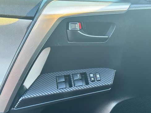 Used 2015 Toyota RAV4 LE image 32