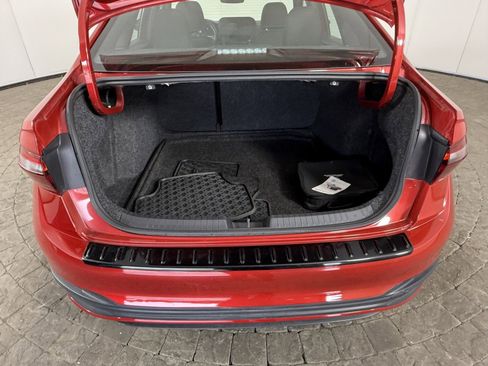 Used 2024 Volkswagen Jetta Sport image 8