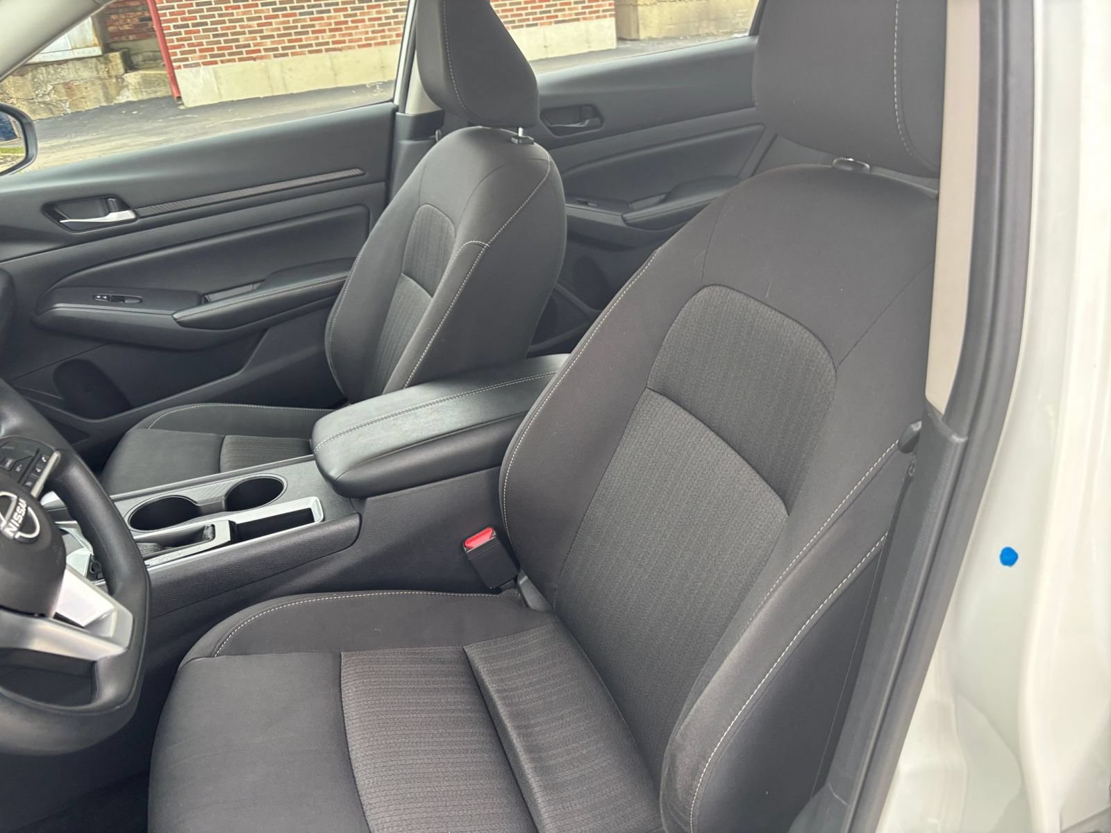 Used 2025 Nissan Altima 2.5 SV FWD image 34
