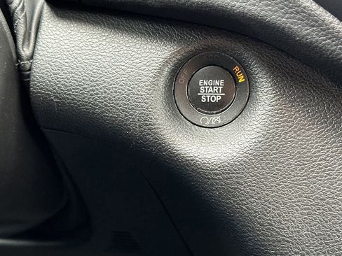 Used 2023 Jeep Cherokee Altitude Lux image 23