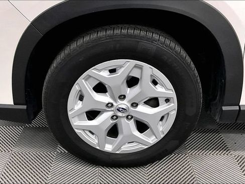 Used 2021 Subaru Forester AWD/4WD image 10