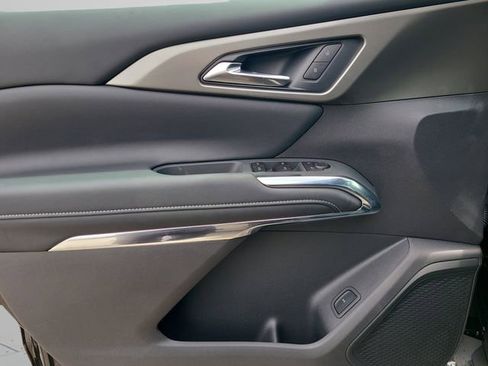 New 2026 Chevrolet Traverse LT image 17