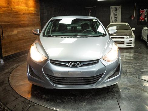 Used 2015 Hyundai Elantra SE FWD image 4