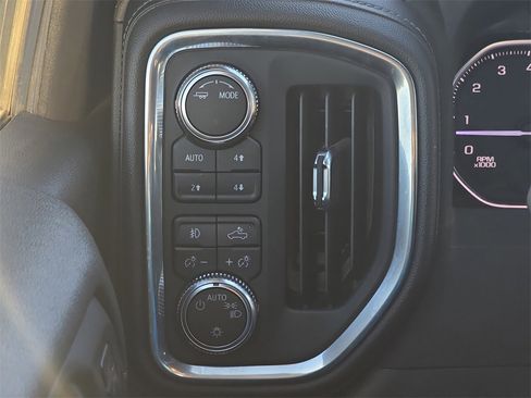 Used 2022 GMC Sierra 1500 SLE w/ X31 Off-Road Package image 22