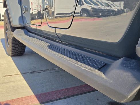 New 2025 Jeep Gladiator Sport image 6