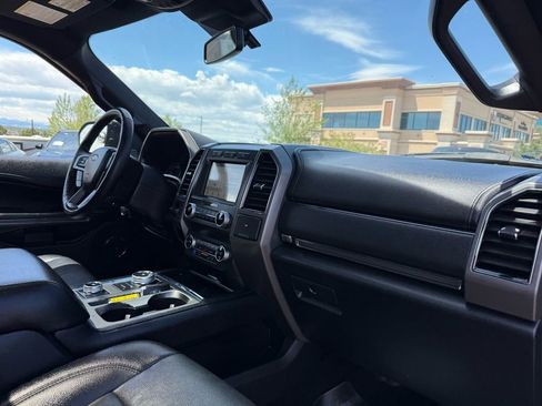 Used 2019 Ford Expedition XLT w/ Equipment Group 202A AWD/4WD image 29