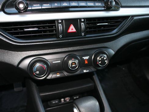 Used 2021 Kia Forte LXS FWD image 20