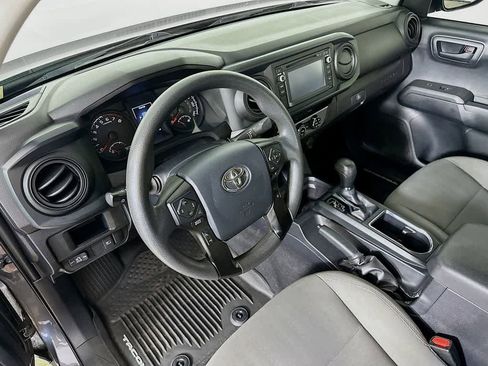 Used 2018 Toyota Tacoma SR w/ SR Convenience Package image 2