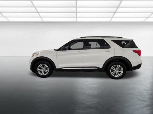 Used 2024 Ford Explorer XLT w/ Equipment Group 202A AWD/4WD image 6