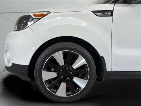 Used 2017 Kia Soul + w/ Designer's Package FWD image 36
