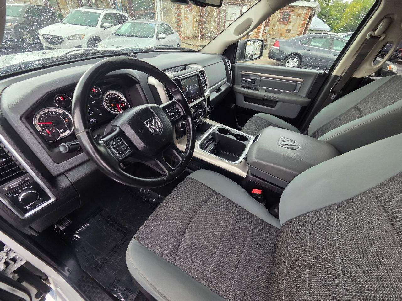 Used 2020 RAM 1500 Classic SLT w/ Luxury Group RWD image 12