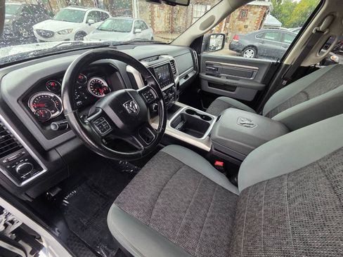 Used 2020 RAM 1500 Classic SLT w/ Luxury Group RWD image 12