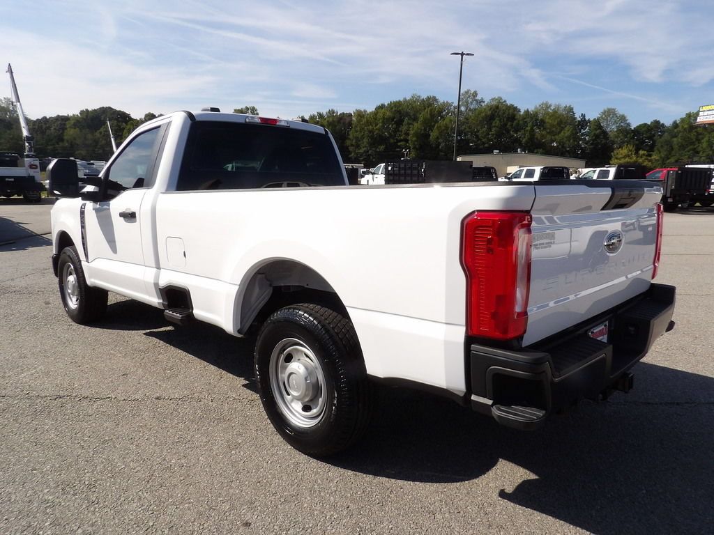 Used 2023 Ford F250 XL RWD image 4