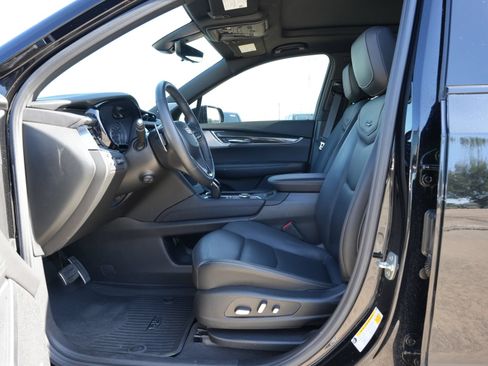 Certified 2025 Cadillac XT6 Sport w/ Technology Package AWD/4WD image 18
