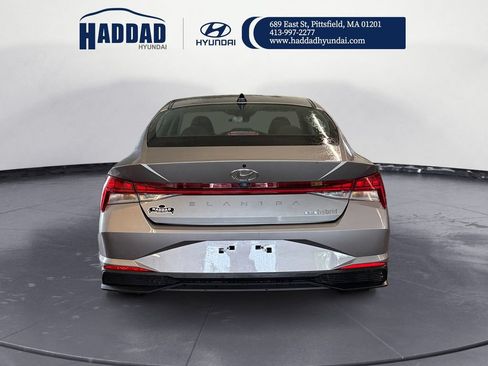 Certified 2023 Hyundai Elantra Blue FWD image 4