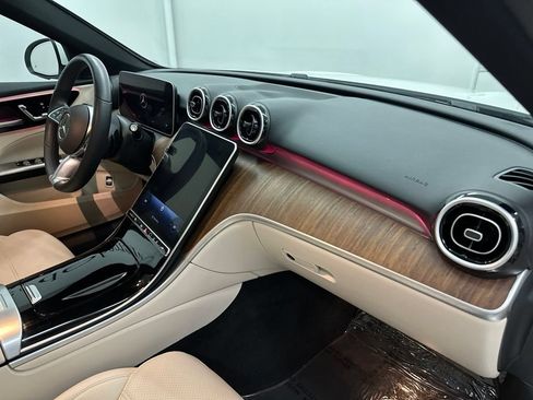 Used 2024 Mercedes-Benz C 300 Sedan image 25