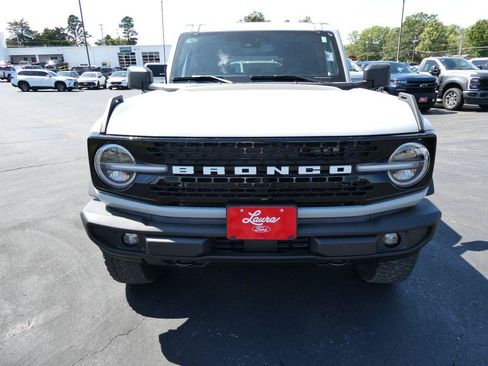 New 2026 Ford Bronco Outer Banks w/ Black Appearance Package AWD/4WD image 9