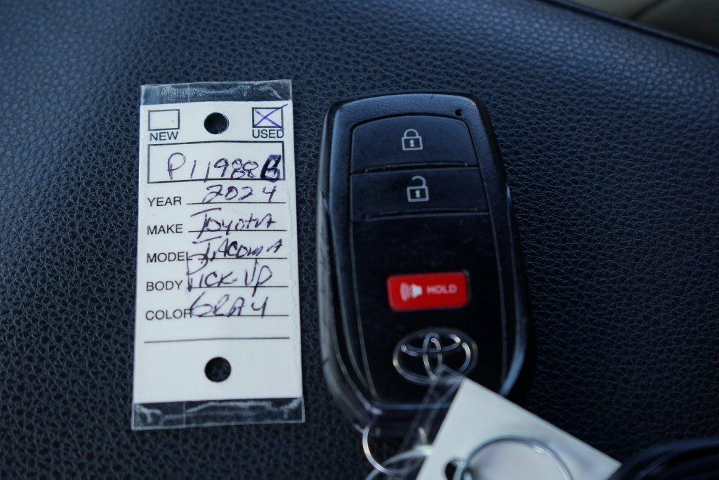 Used 2024 Toyota Tacoma SR5 AWD/4WD image 34
