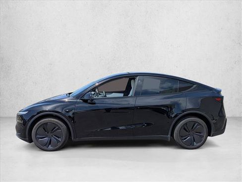Used 2026 Tesla Model Y 2WD image 8