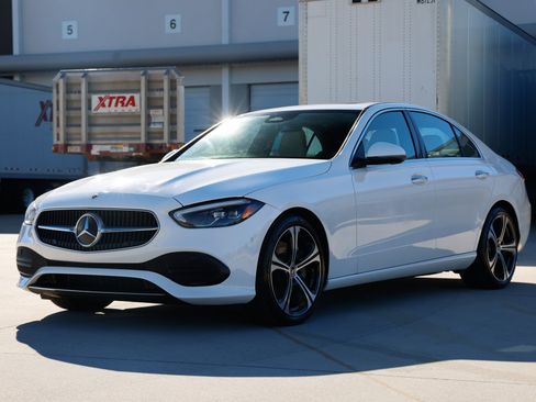 Used 2024 Mercedes-Benz C 300 Sedan image 4