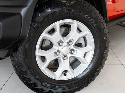 Used 2021 Jeep Wrangler Unlimited Islander image 2