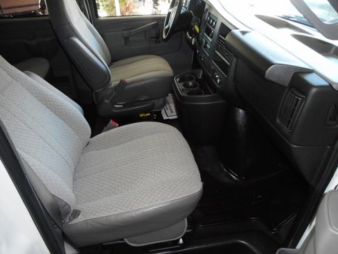 Used 2016 Chevrolet Express 3500 LT w/ LT Preferred Equipment Group image 29