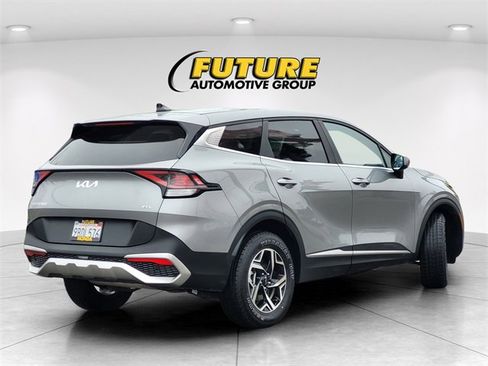 Used 2023 Kia Sportage LX image 4