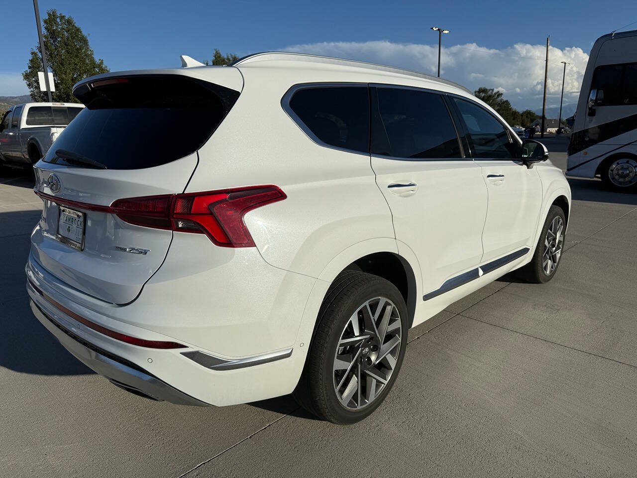 Used 2023 Hyundai Santa Fe Calligraphy w/ Cargo Package AWD/4WD image 3