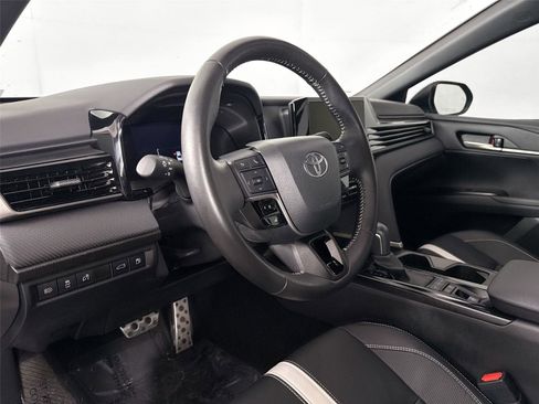 Certified 2025 Toyota Camry SE image 4