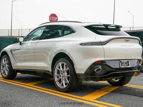 Used 2021 Aston Martin DBX image 6
