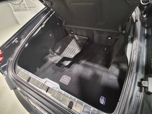 Used 2018 Porsche Panamera 4S image 9