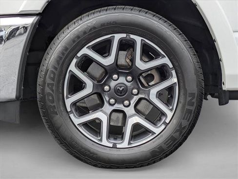 Used 2025 RAM 1500 Laramie AWD/4WD image 28